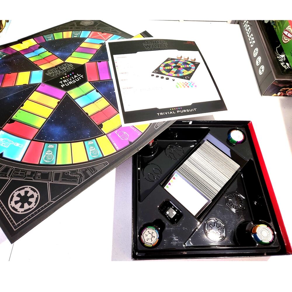 Trivial Pursuit Star Wars The Black Series Hasbro 2016 Trivia Disney COMPLETE - Picture 7 of 11